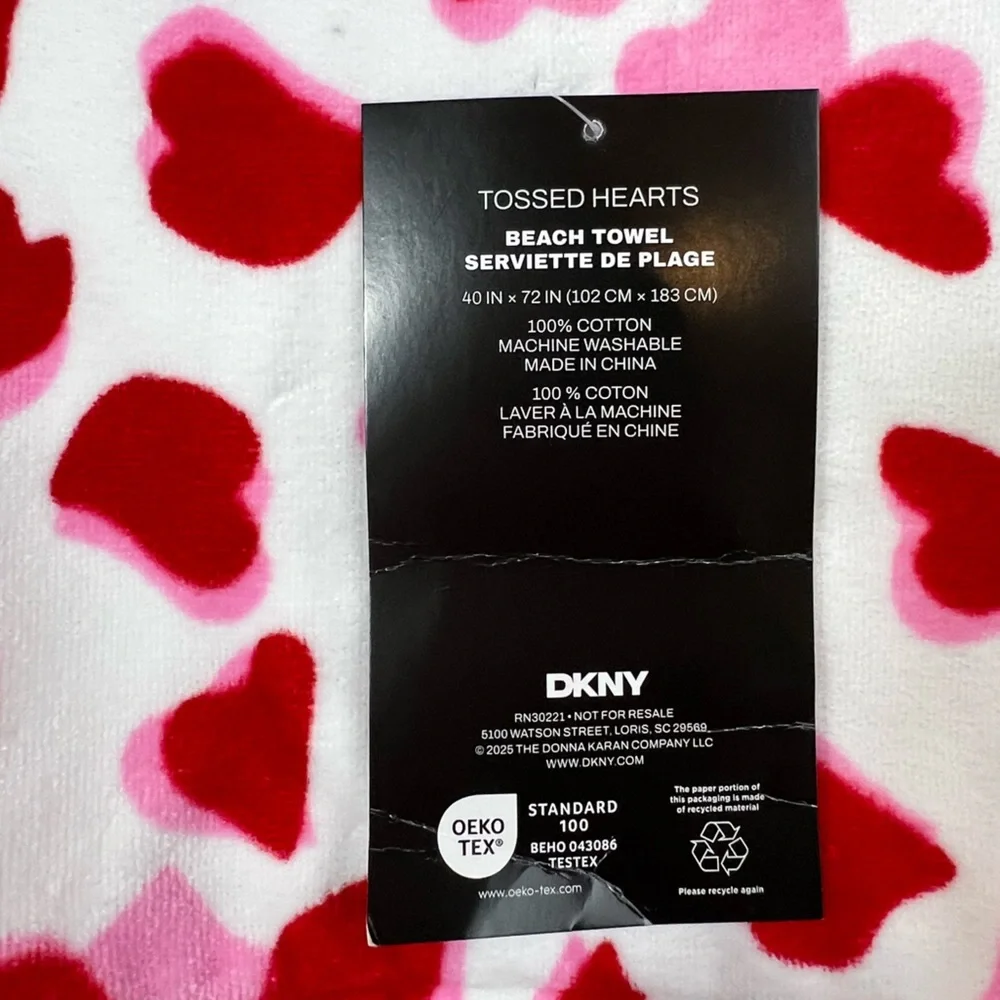 DKNY - ‘Pink & Red Hearts’ Designer plush oversized Beach Towel. NWT. Firm!